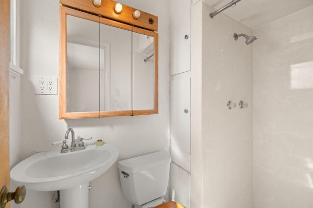 705 Kentucky Street SE, Albuquerque, NM 87108