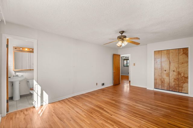 705 Kentucky Street SE, Albuquerque, NM 87108