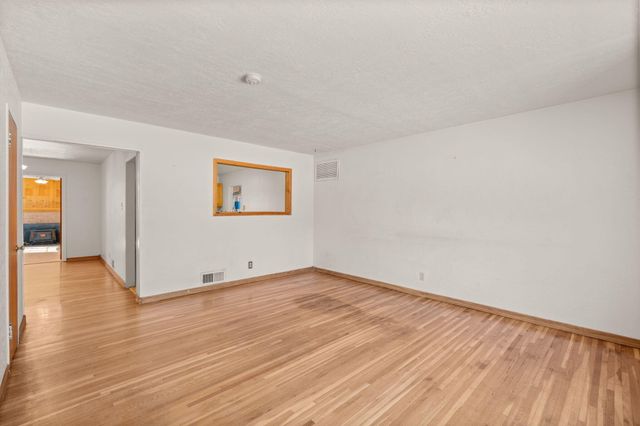 705 Kentucky Street SE, Albuquerque, NM 87108