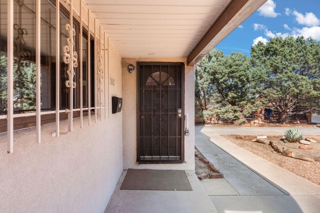 705 Kentucky Street SE, Albuquerque, NM 87108