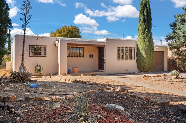 705 Kentucky Street SE, Albuquerque, NM 87108