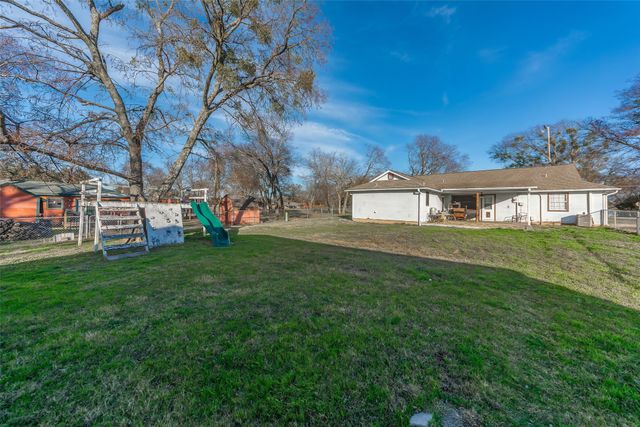 189 Lee Boulevard, Pottsboro, TX 75076