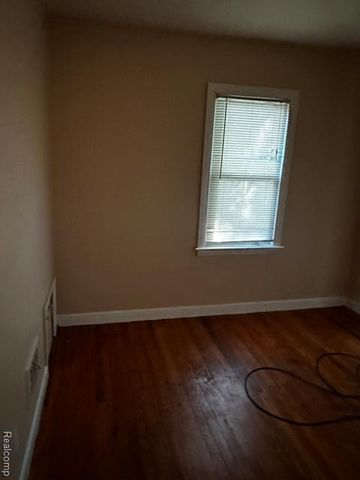 7275 Meadow Avenue, Warren, MI 48091