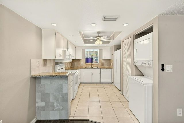 12300 PARK BOULEVARD 116, Seminole, FL 33772