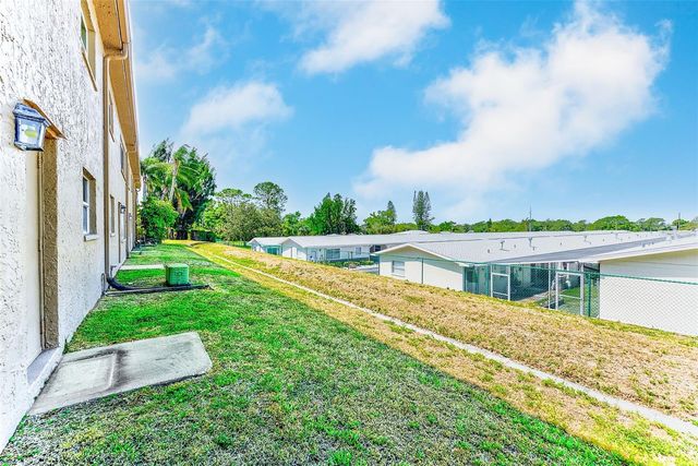 12300 PARK BOULEVARD 116, Seminole, FL 33772