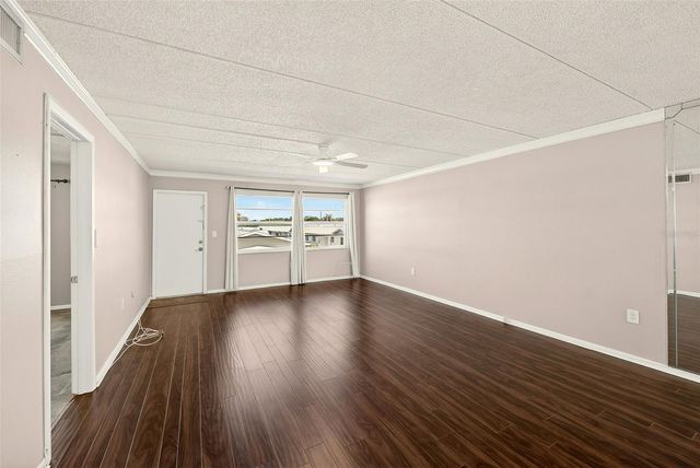 12300 PARK BOULEVARD 116, Seminole, FL 33772