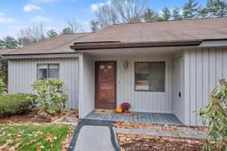 11 Essex Green Court, Merrimack, NH 03054