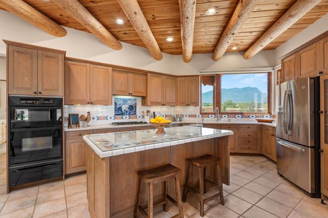 25 First Mesa Court, Placitas, NM 87043