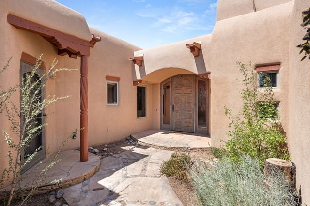 25 First Mesa Court, Placitas, NM 87043