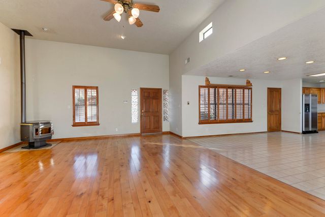 6425 Guadalupe Place NW, Los Ranchos, NM 87107