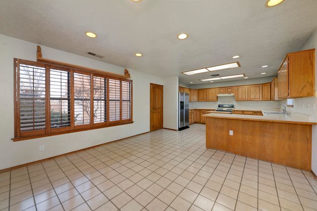 6425 Guadalupe Place NW, Los Ranchos, NM 87107