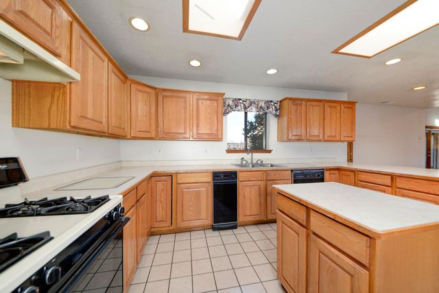 6425 Guadalupe Place NW, Los Ranchos, NM 87107