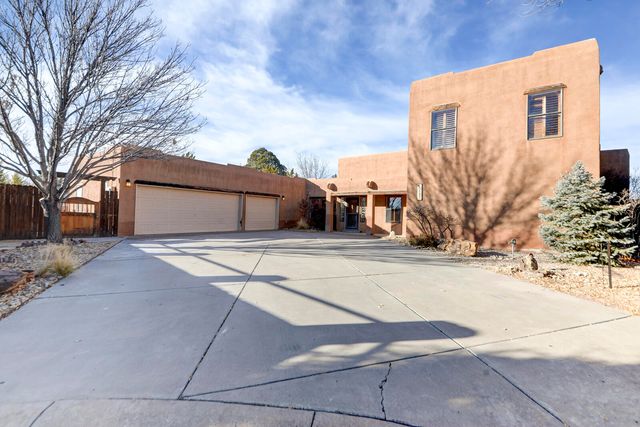 6425 Guadalupe Place NW, Los Ranchos, NM 87107