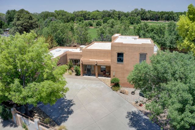 6425 Guadalupe Place NW, Los Ranchos, NM 87107