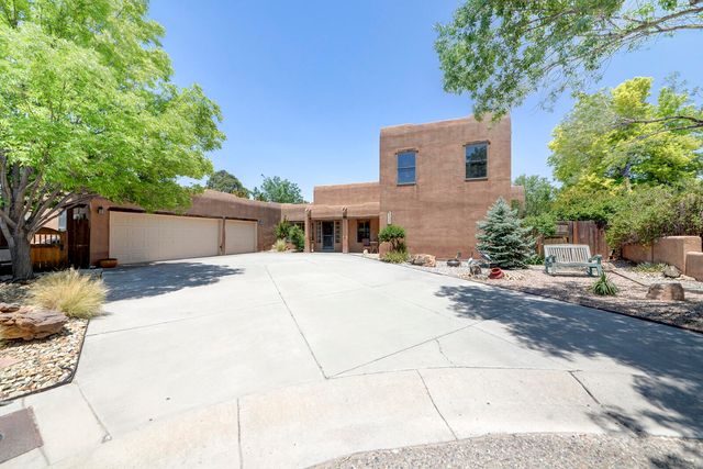 6425 Guadalupe Place NW, Los Ranchos, NM 87107