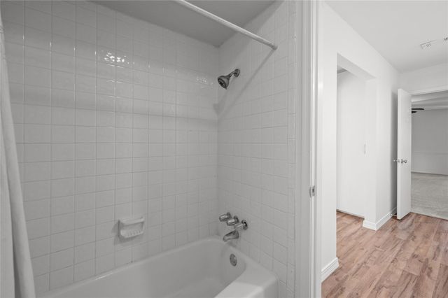 4702 Bayou Vista Drive, Houston, TX 77091