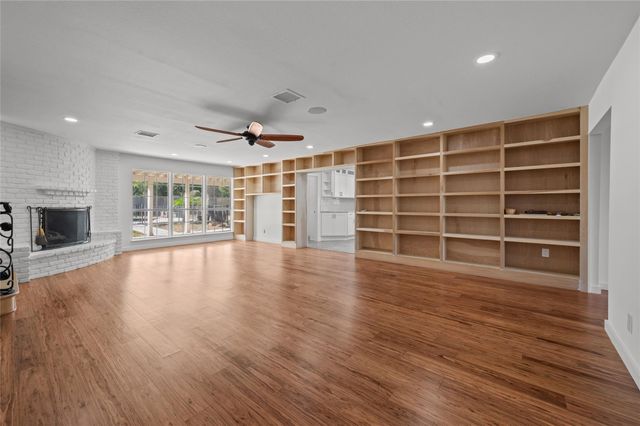 4702 Bayou Vista Drive, Houston, TX 77091