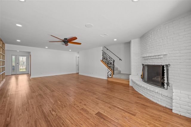 4702 Bayou Vista Drive, Houston, TX 77091