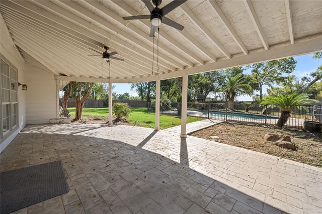 4702 Bayou Vista Drive, Houston, TX 77091