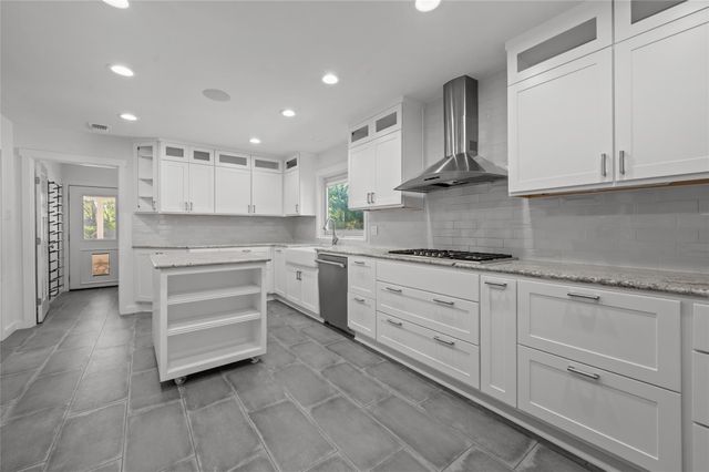 4702 Bayou Vista Drive, Houston, TX 77091