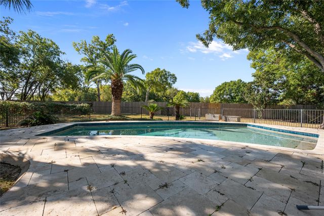 4702 Bayou Vista Drive, Houston, TX 77091