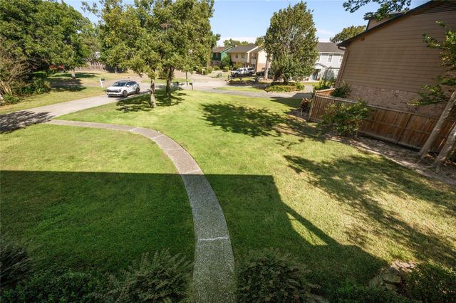 4702 Bayou Vista Drive, Houston, TX 77091