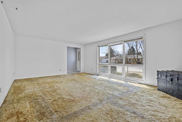 1492 LANGLADE AVENUE, Green Bay, WI 54304