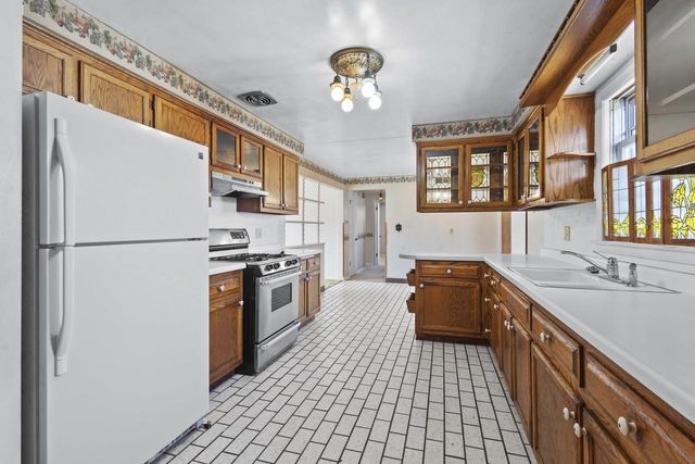 1492 LANGLADE AVENUE, Green Bay, WI 54304