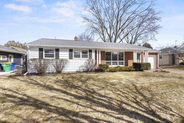 1492 LANGLADE AVENUE, Green Bay, WI 54304