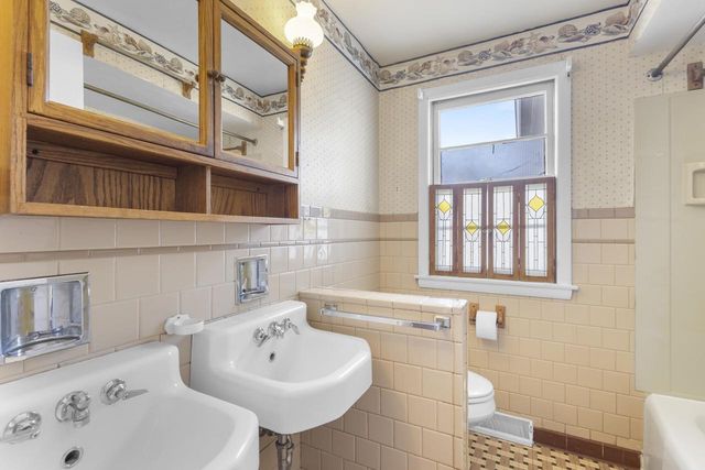 1492 LANGLADE AVENUE, Green Bay, WI 54304