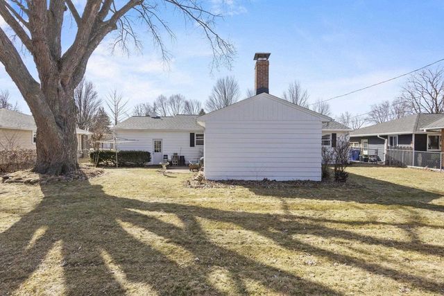 1492 LANGLADE AVENUE, Green Bay, WI 54304