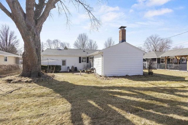 1492 LANGLADE AVENUE, Green Bay, WI 54304