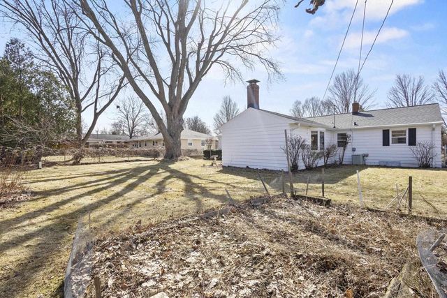 1492 LANGLADE AVENUE, Green Bay, WI 54304