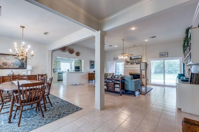 104 Douglas Drive, Bellville, TX 77418