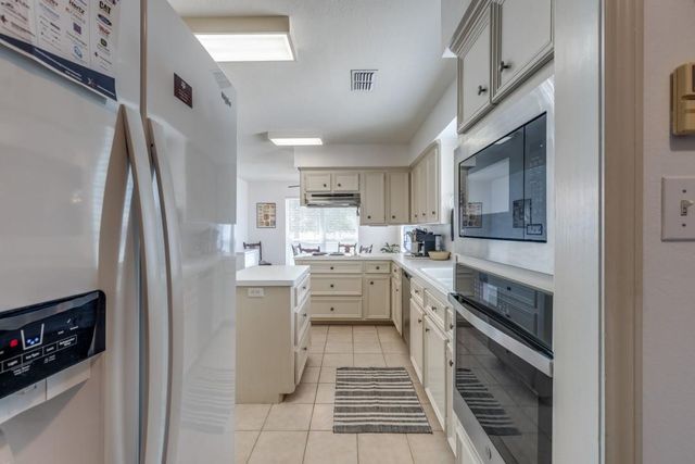 104 Douglas Drive, Bellville, TX 77418