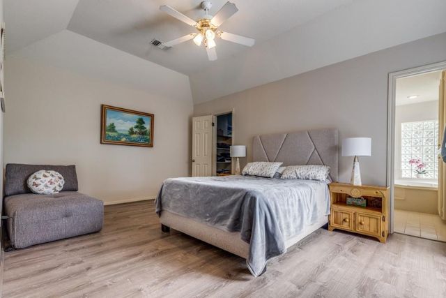 104 Douglas Drive, Bellville, TX 77418