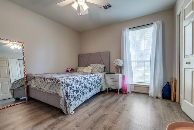 104 Douglas Drive, Bellville, TX 77418