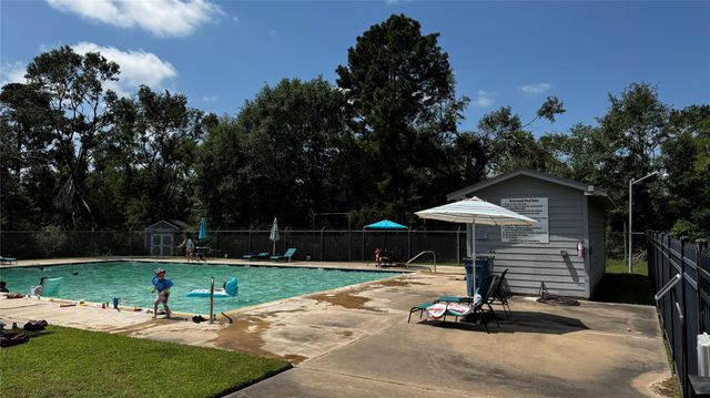 104 Douglas Drive, Bellville, TX 77418