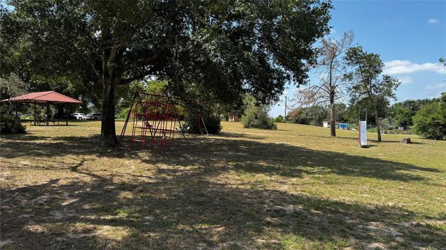 104 Douglas Drive, Bellville, TX 77418