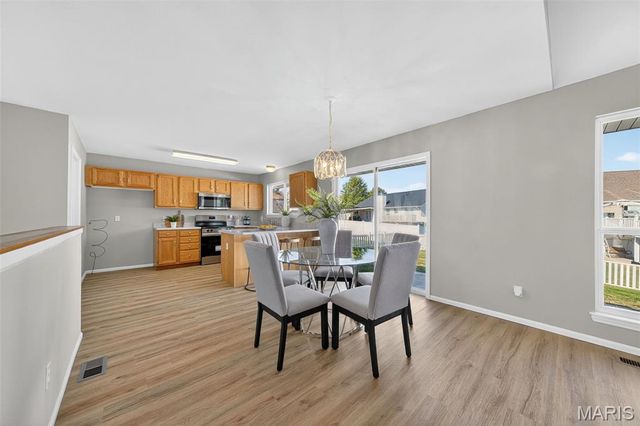 3982 Cambridge Crossing Drive, St Charles, MO 63304