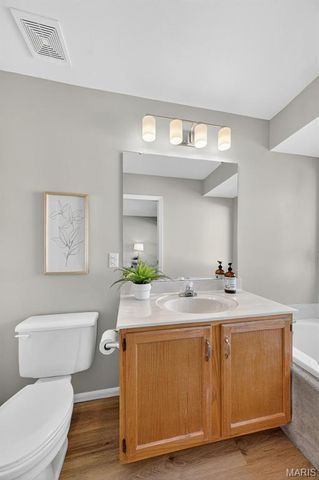 3982 Cambridge Crossing Drive, St Charles, MO 63304