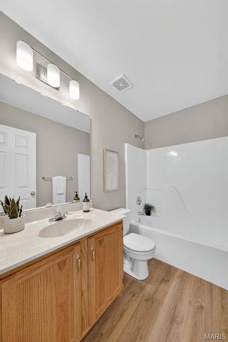 3982 Cambridge Crossing Drive, St Charles, MO 63304