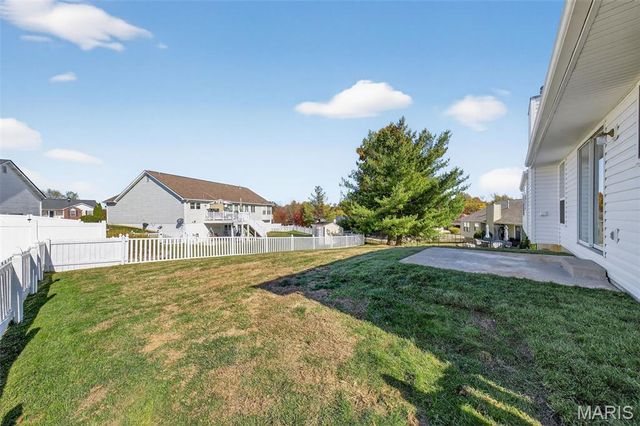 3982 Cambridge Crossing Drive, St Charles, MO 63304