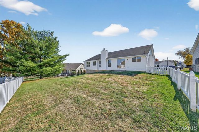 3982 Cambridge Crossing Drive, St Charles, MO 63304