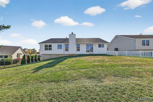 3982 Cambridge Crossing Drive, St Charles, MO 63304