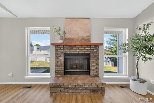 3982 Cambridge Crossing Drive, St Charles, MO 63304