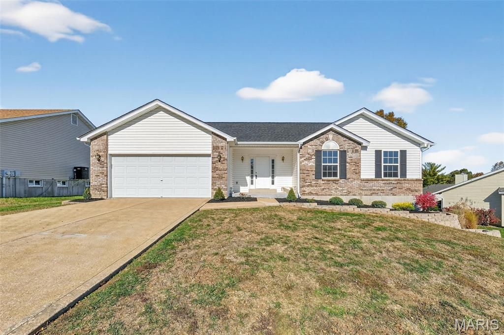 3982 Cambridge Crossing Drive, St Charles, MO 63304