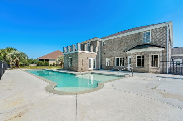 827 Oxbow Dr., Myrtle Beach, SC 29579