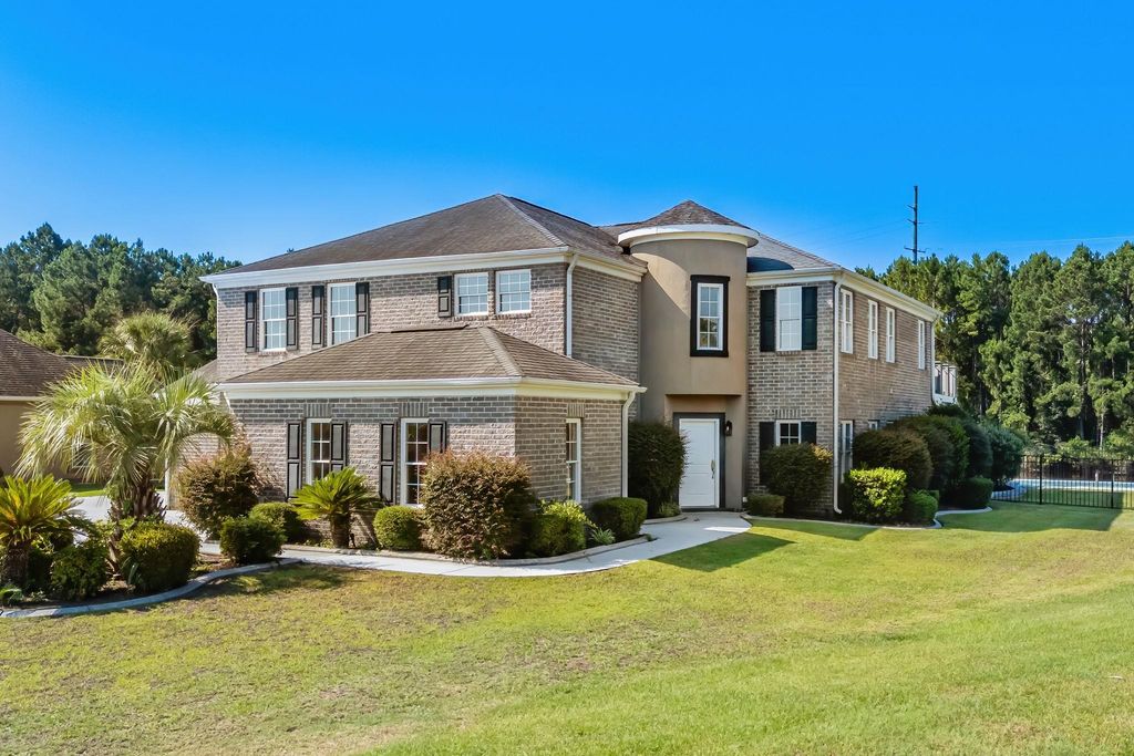 827 Oxbow Dr., Myrtle Beach, SC 29579