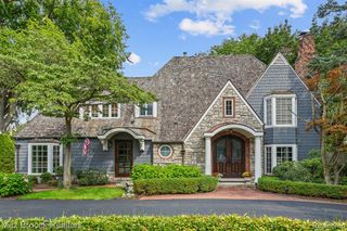 416 Puritan Avenue, Birmingham, MI 48009